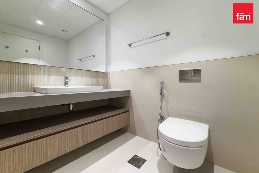 High Floor Apt | Amazing Park View | Vacant - Image 18