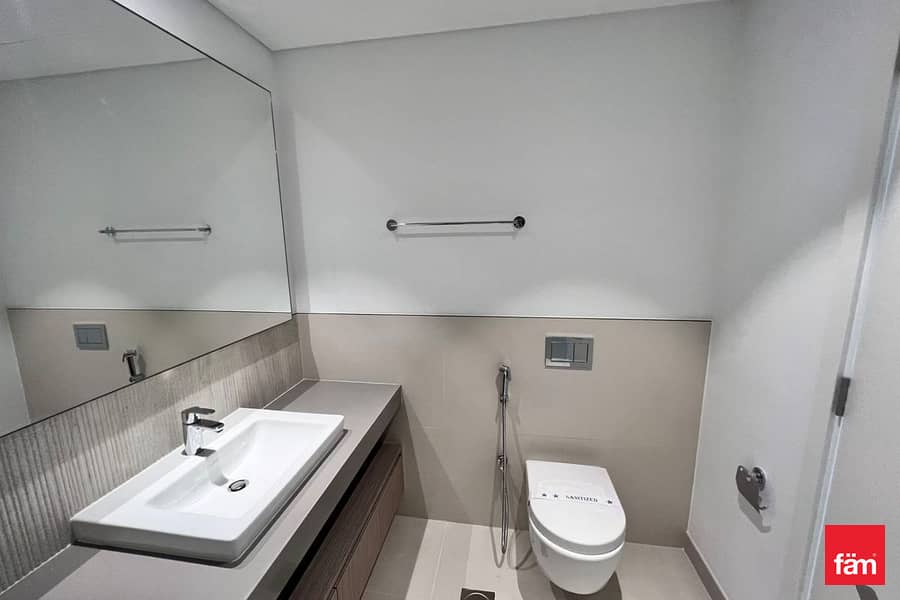 High Floor Apt | Amazing Park View | Vacant - Image 19