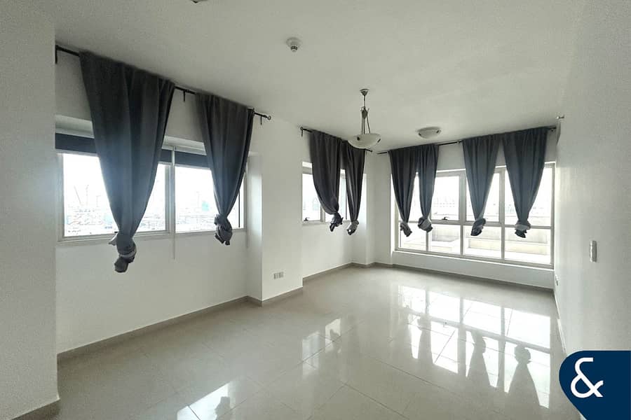 Priced to sell | Low floor | Huge Terrace Priced to sell | Low floor | Huge Terrace