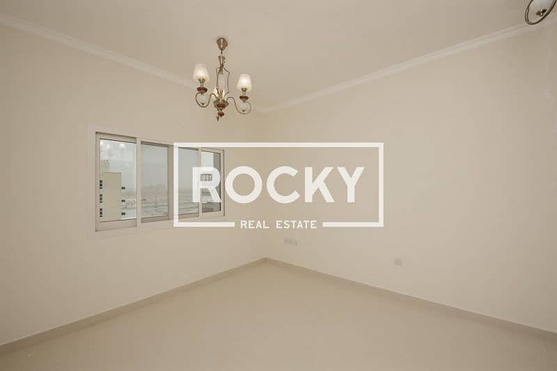 Very Spacious 1 B/R with Covered Parking | Warsan 4