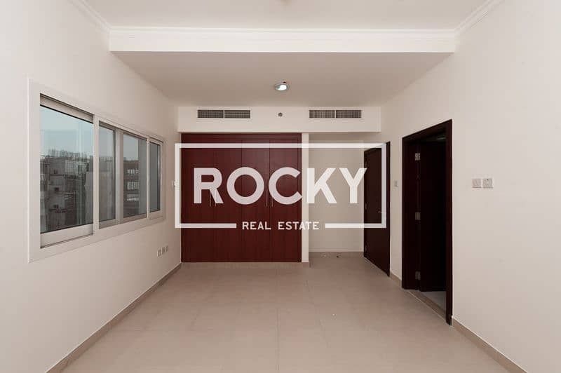 Very Spacious 1 B/R with Covered Parking | Warsan 4 - Image 8