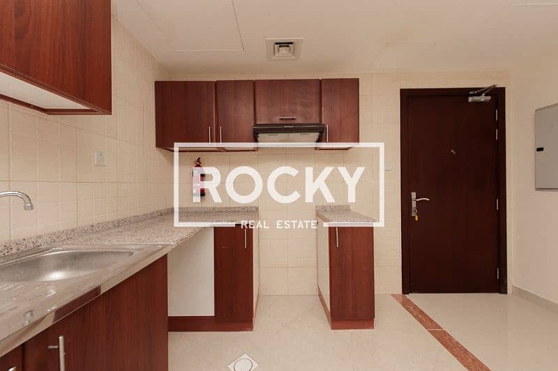 Very Spacious 1 B/R with Covered Parking | Warsan 4 - Image 10