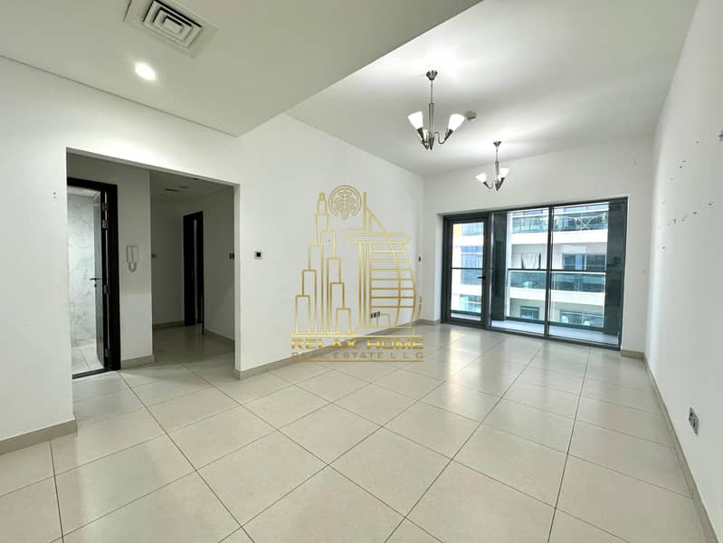 Luxury 1BHK | Huge Balcony | Pets Allowed | Gym & Pool