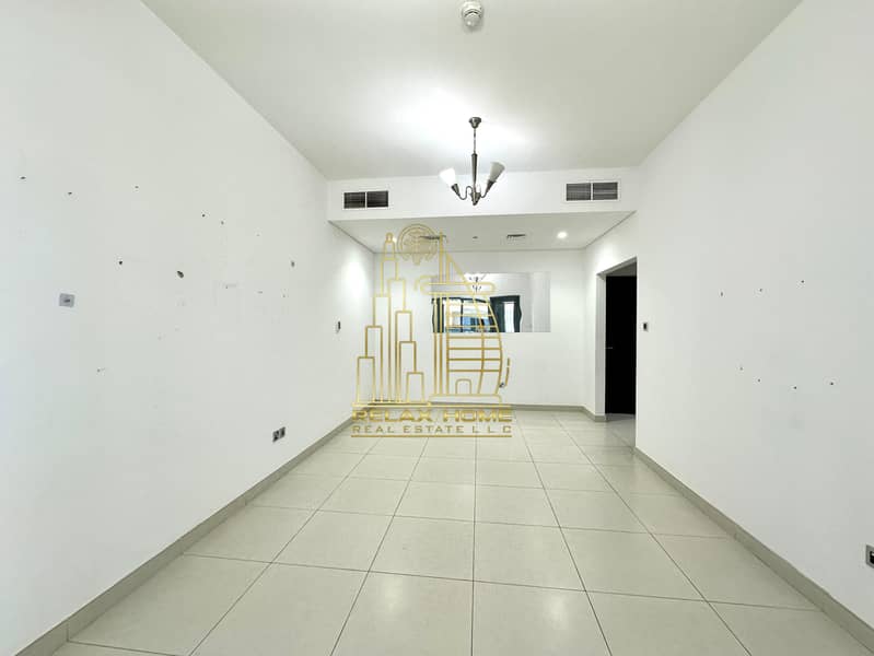 Luxury 1BHK | Huge Balcony | Pets Allowed | Gym & Pool