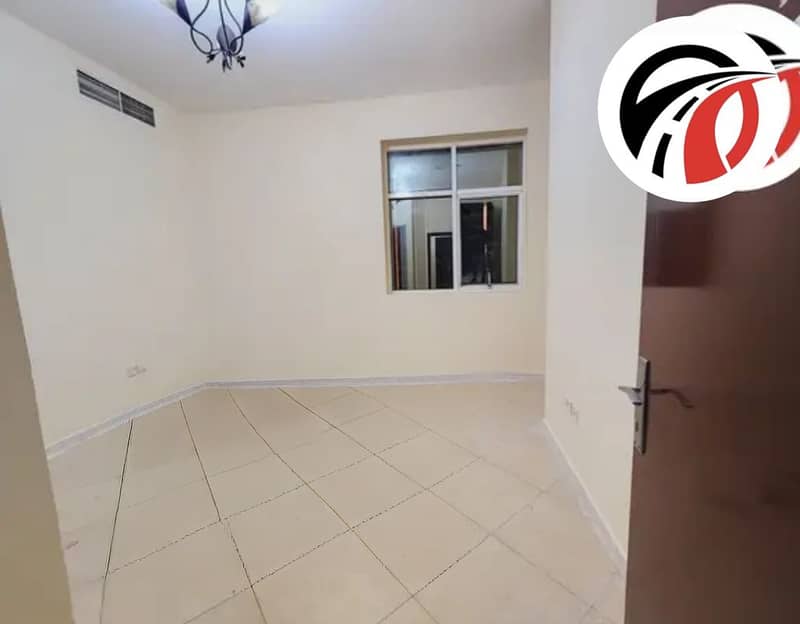 Spacious 3Bhk duplex Close to Metro Available 105k