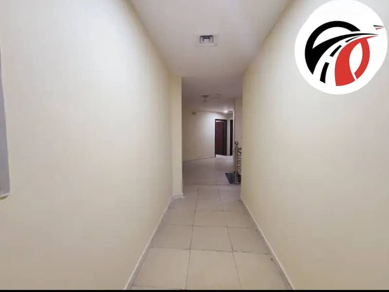 Spacious 3Bhk duplex Close to Metro Available 105k