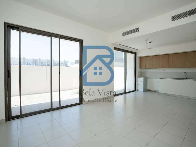 Private Garden | Single Row | Direct to Pool