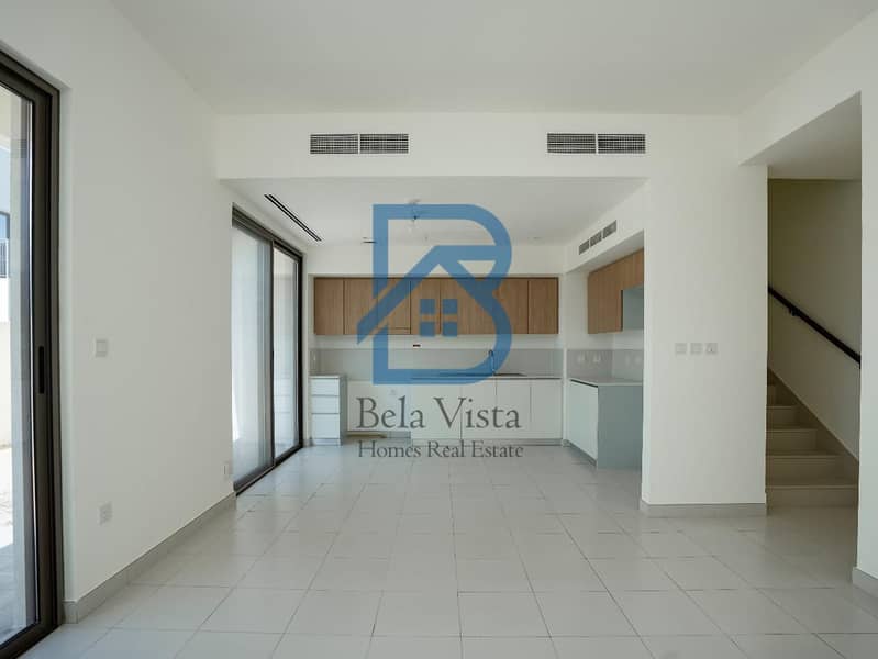 Private Garden | Single Row | Direct to Pool