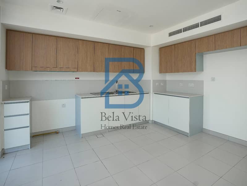 Private Garden | Single Row | Direct to Pool