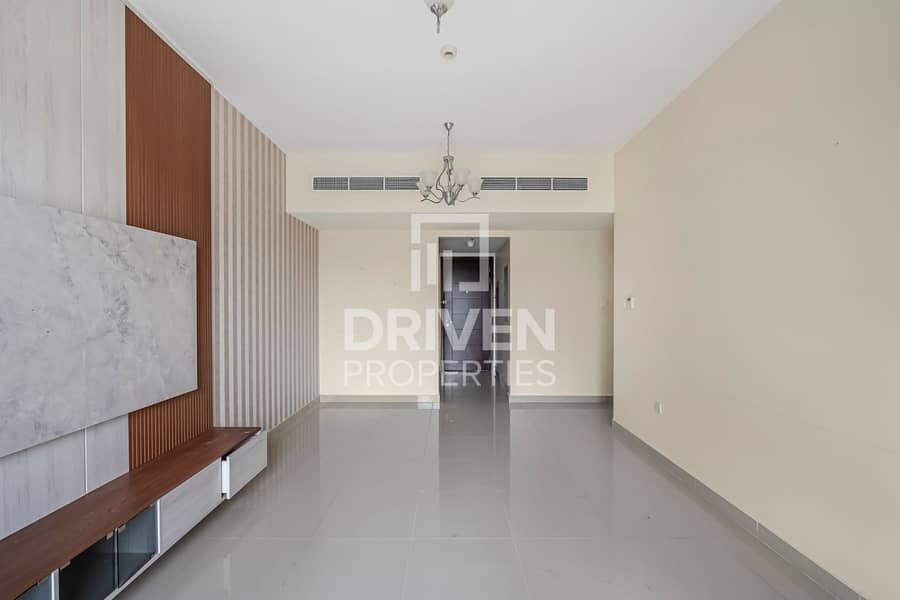 Ready to move in | Spacious Layout | Mid Floor