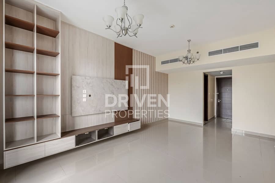 Ready to move in | Spacious Layout | Mid Floor