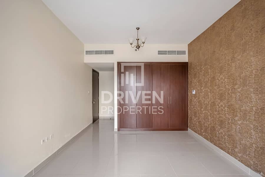 Ready to move in | Spacious Layout | Mid Floor - Image 6