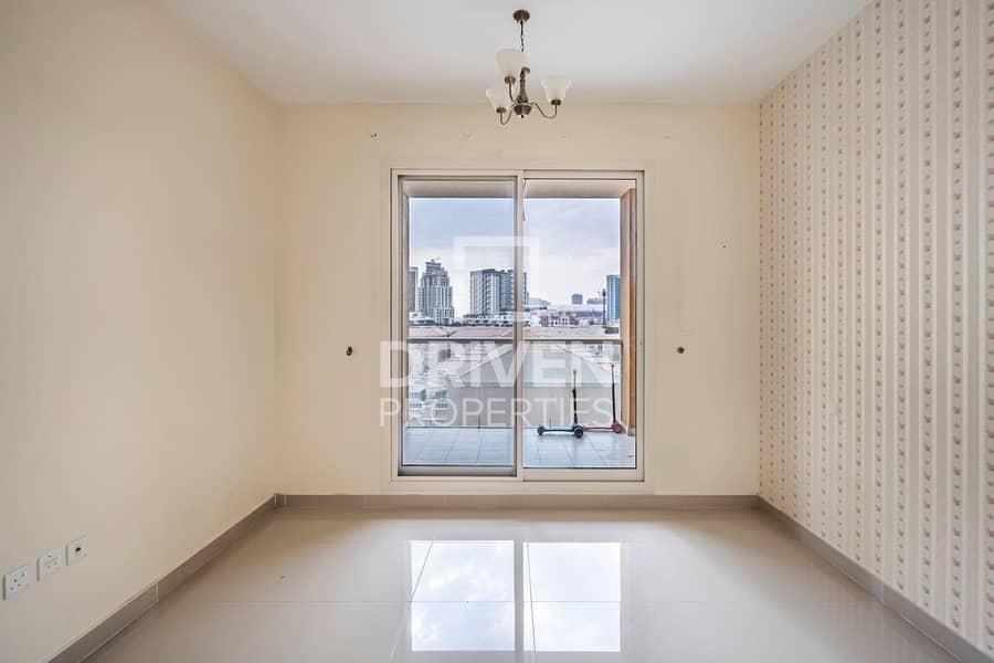 Ready to move in | Spacious Layout | Mid Floor - Image 11