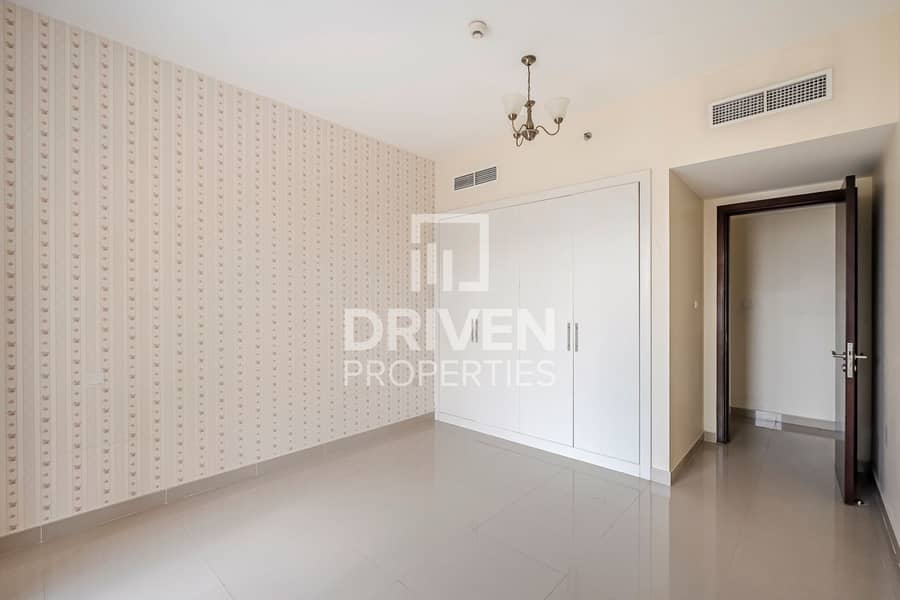 Ready to move in | Spacious Layout | Mid Floor - Image 12