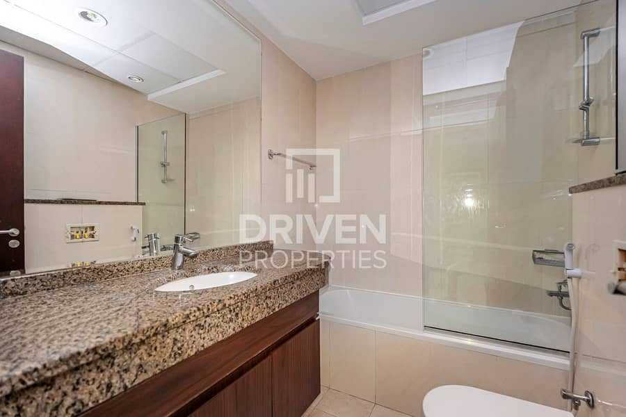 Ready to move in | Spacious Layout | Mid Floor - Image 15