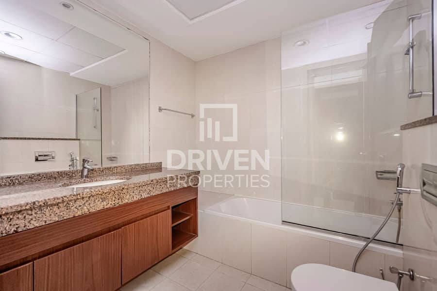 Ready to move in | Spacious Layout | Mid Floor - Image 16