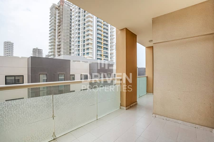 Ready to move in | Spacious Layout | Mid Floor - Image 18