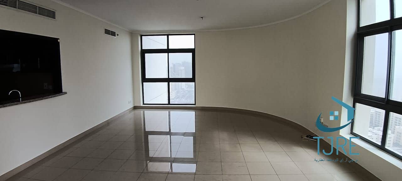 BRIGHT | SPACIUS | GOLF COURSE AND LAKE VIEW | HIGH FLOOR