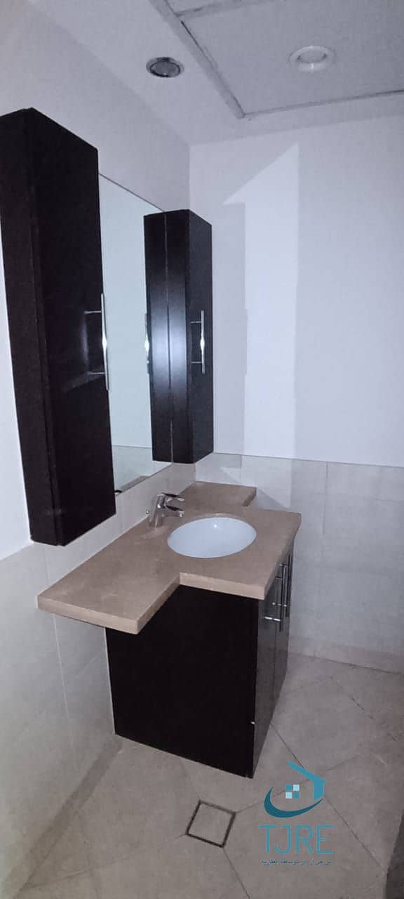 BRIGHT | SPACIUS | GOLF COURSE AND LAKE VIEW | HIGH FLOOR - Image 16