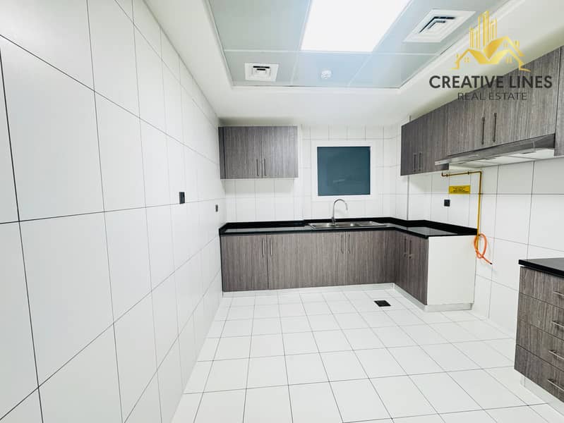 NO COMMISSION// 2 BEDROOM HUGE SIZE// CLOSE KITCHEN// READY TO MOVE