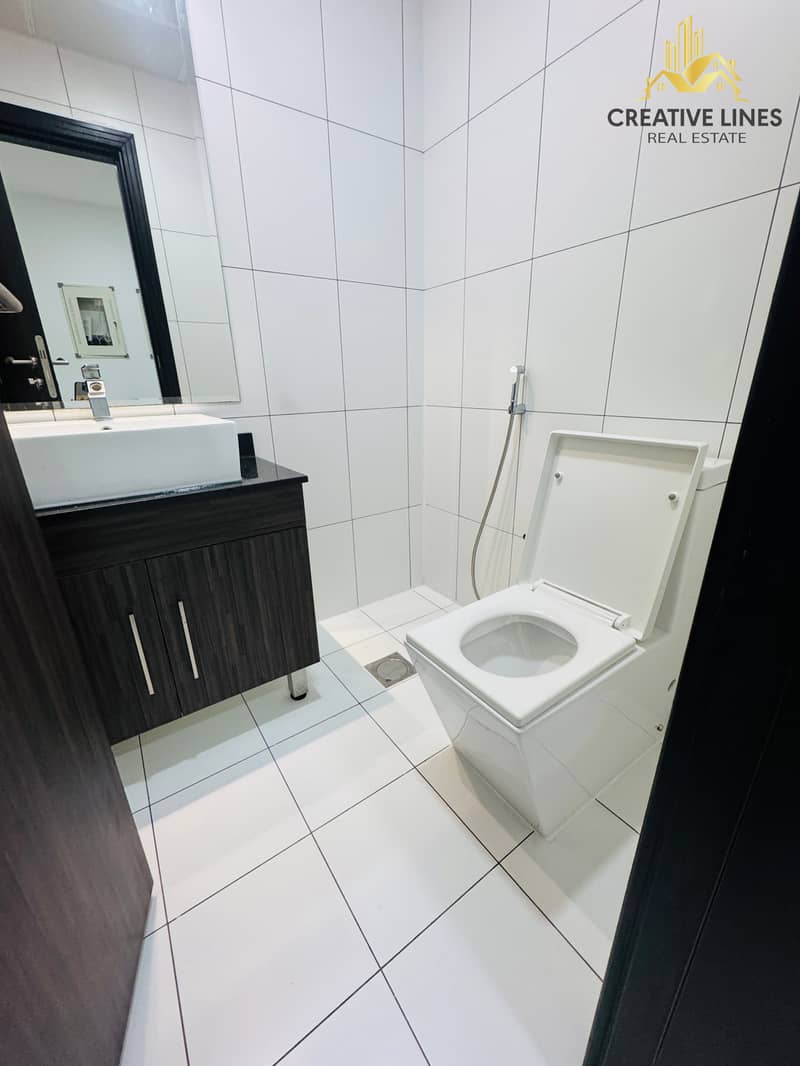 NO COMMISSION// 2 BEDROOM HUGE SIZE// CLOSE KITCHEN// READY TO MOVE - Image 14