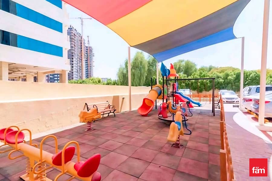 Spacious Layout l Vacant l Investment Opportunity - Image 10