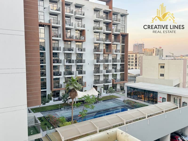 2 BEDROOM// CLOSE KITCHEN // WITH BALCONY// READY TO MOVE