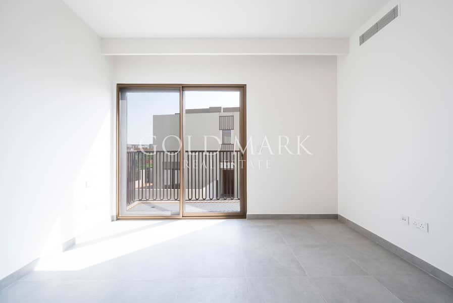 Corner Unit | Big Plot | Brand New | 4BR