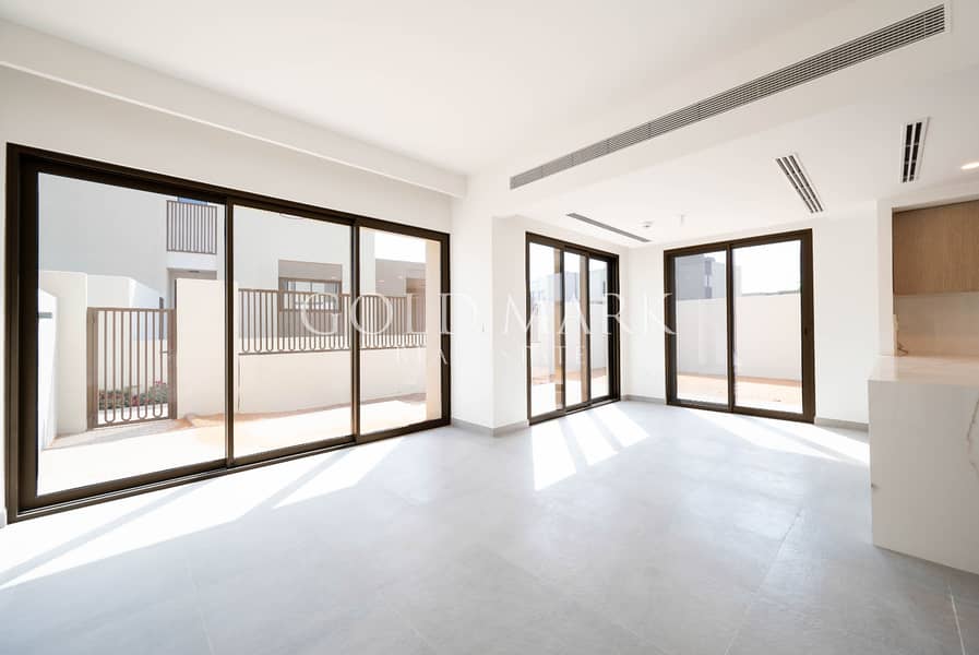 Corner Unit | Big Plot | Brand New | 4BR