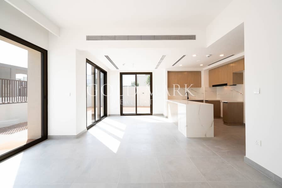 Corner Unit | Big Plot | Brand New | 4BR - Image 6