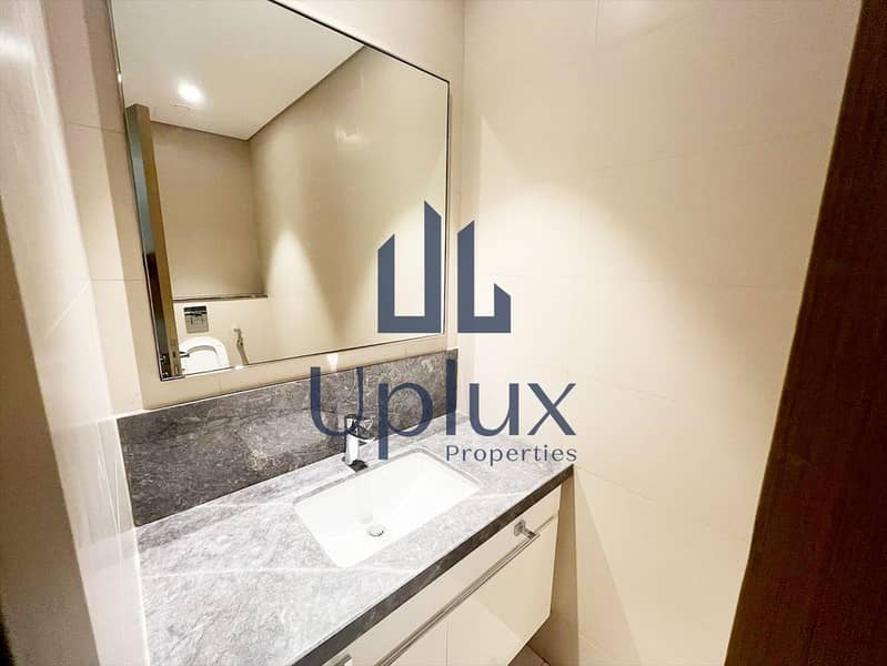 Burj Khalifa View | Unfurnished | Best Location - Image 12