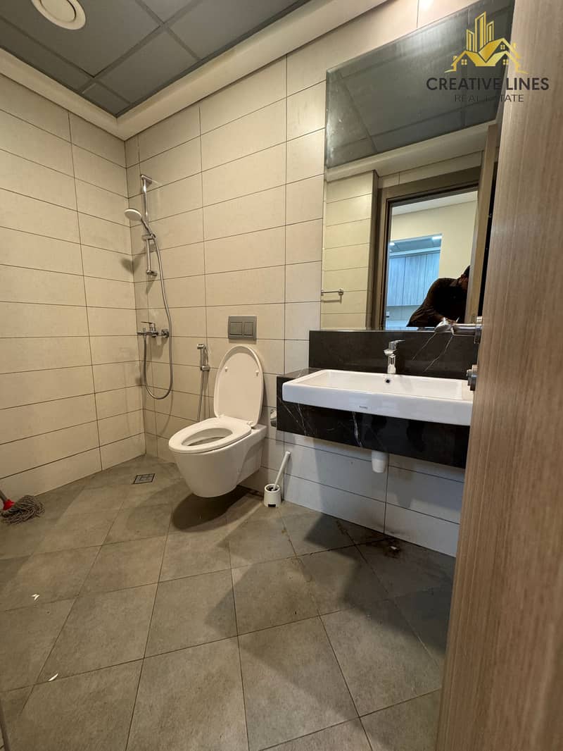 CHILLER FREE // LUXURY 1 BEDROOM// ALL amenities// READY TO MOVE - Image 7