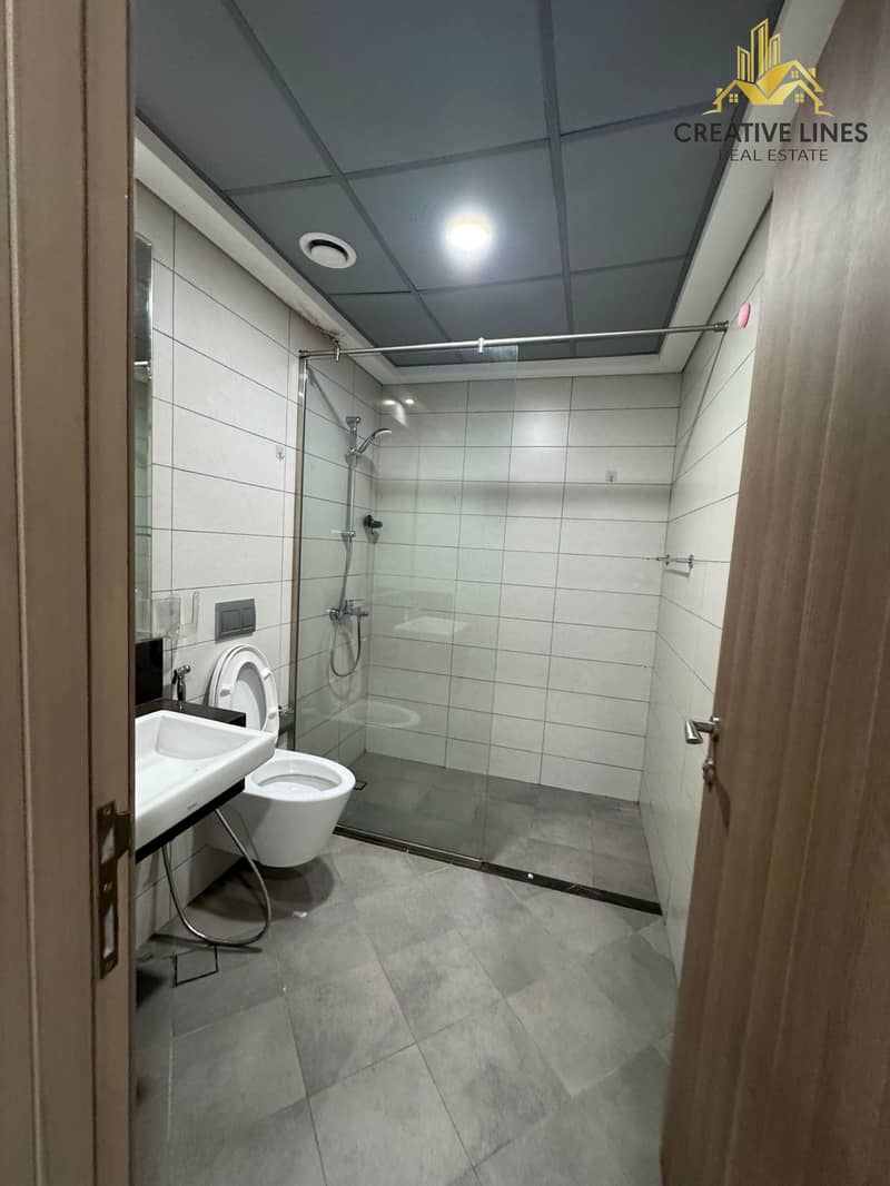 CHILLER FREE // LUXURY 1 BEDROOM// ALL amenities// READY TO MOVE - Image 8