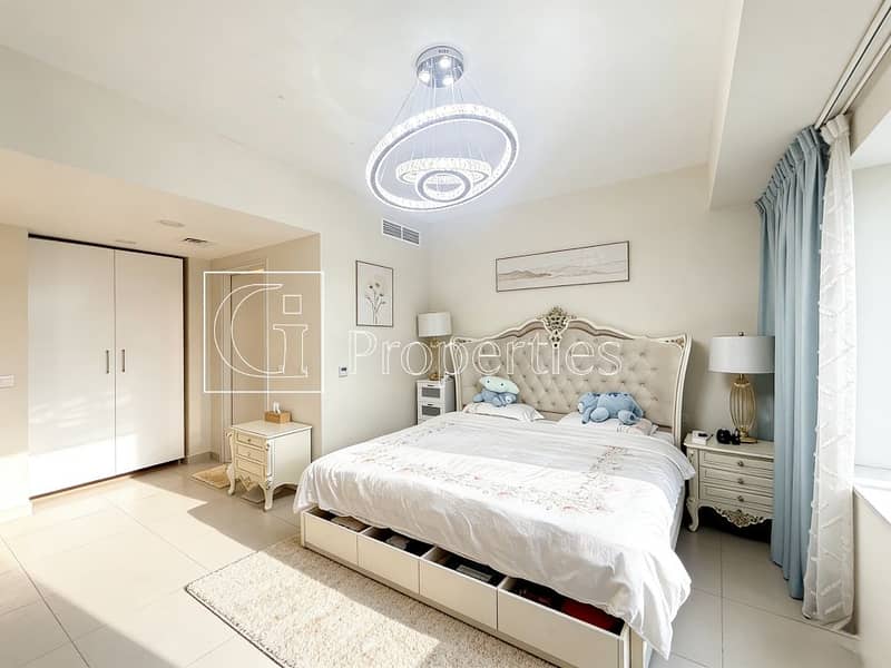 5BR + Maid | Upgraded and Landscaped | Vacant