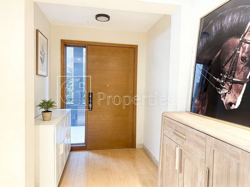 5BR + Maid | Upgraded and Landscaped | Vacant - Image 9