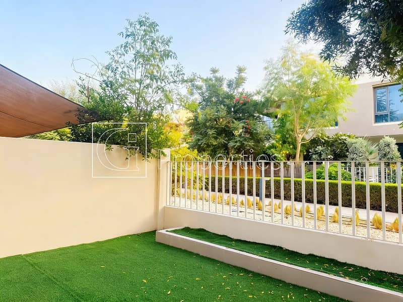 5BR + Maid | Upgraded and Landscaped | Vacant - Image 11