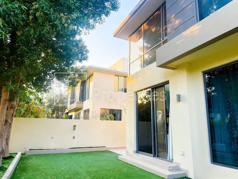 5BR + Maid | Upgraded and Landscaped | Vacant - Image 12