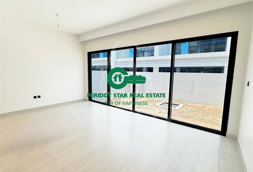 Spacious 4BR Townhouse | Prime Location | Move-In Ready