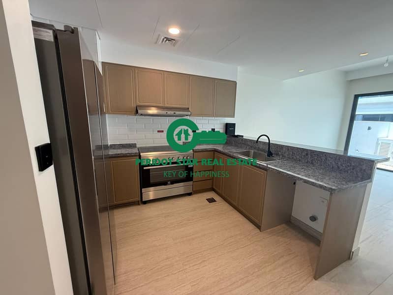 Spacious 4BR Townhouse | Prime Location | Move-In Ready - Image 9