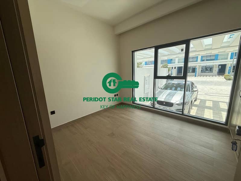 Spacious 4BR Townhouse | Prime Location | Move-In Ready - Image 11