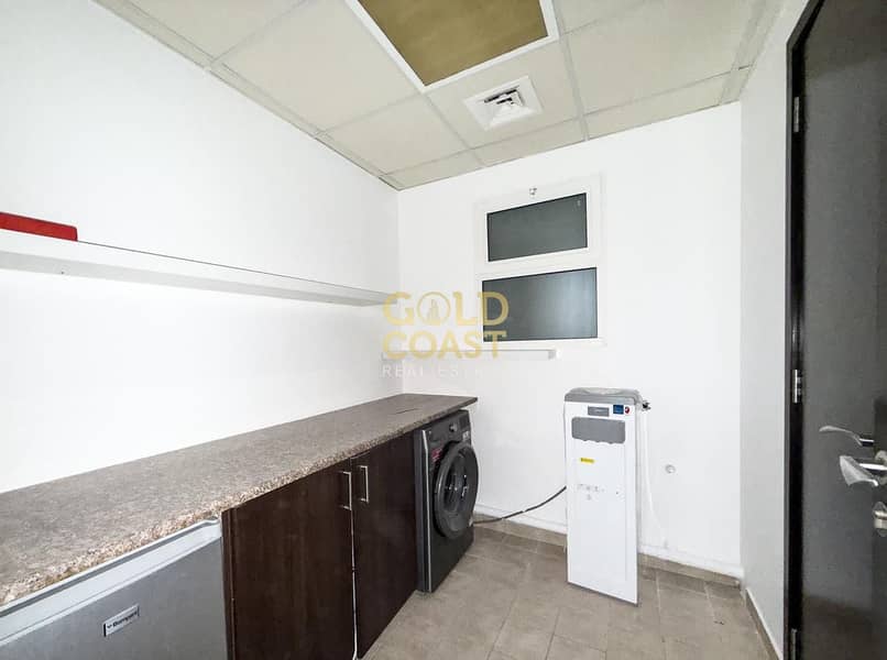 Upgraded Apartment + Maid | Vacant | Full Burj Al Arab, Sea and Canal View | Furnished | Churchill Residence, Business Bay - Image 15