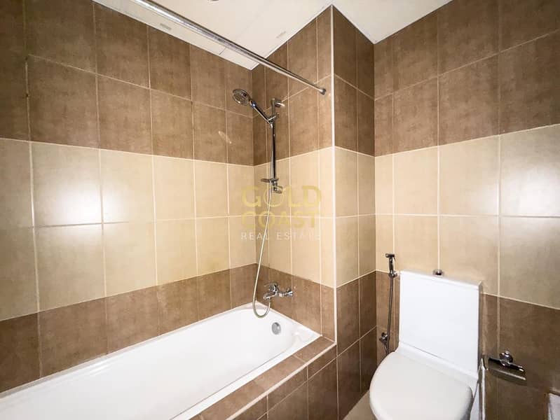 Upgraded Apartment + Maid | Vacant | Full Burj Al Arab, Sea and Canal View | Furnished | Churchill Residence, Business Bay - Image 21