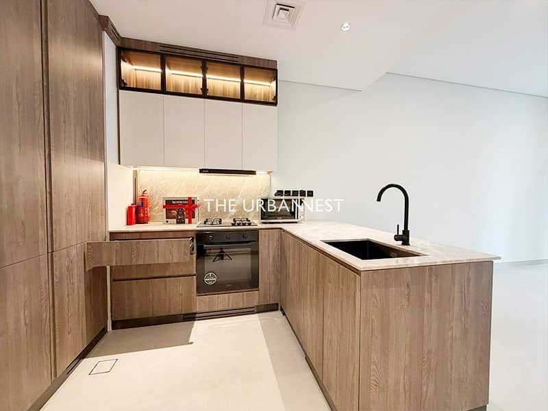 1 Bedroom | Mid Floor | West Five by Marriott