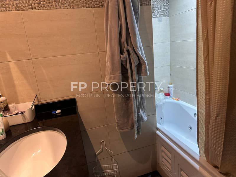 Golf View | Higher Floor | Rented - Image 12