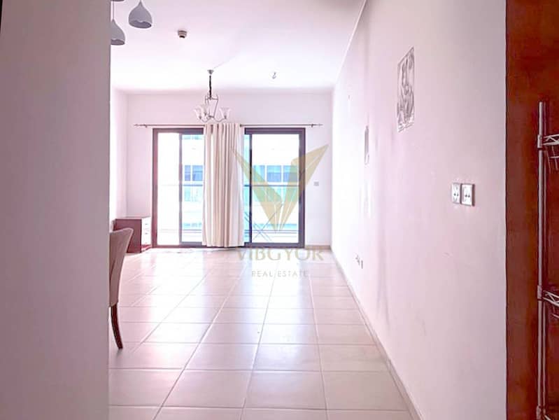 Spacious Studio Living I Premium Comfort Amenities