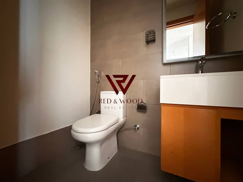 Ready to Move || Decent Size || Vacant - Image 9