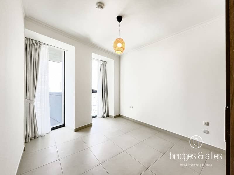 BURJ KHALIFA VIEW | BRIGHT | WELL MAINTAINED | AVL - Image 6