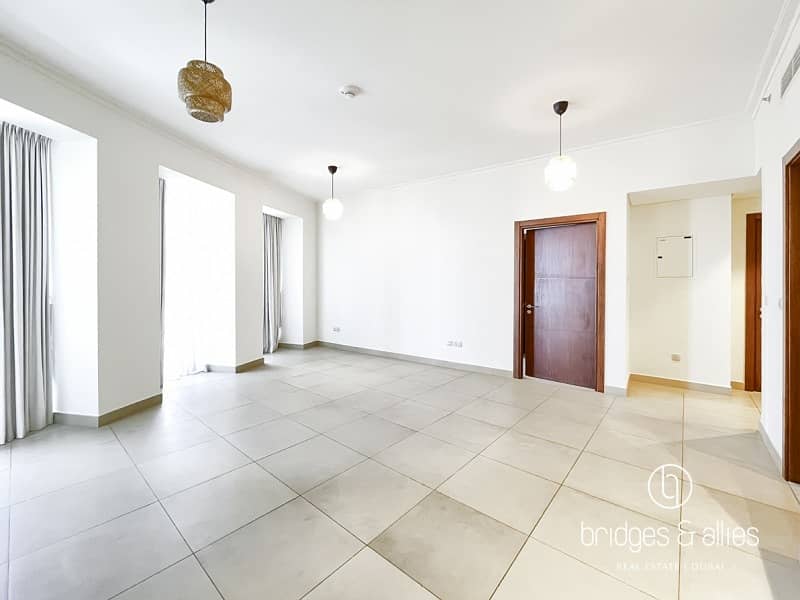 BURJ KHALIFA VIEW | BRIGHT | WELL MAINTAINED | AVL - Image 11