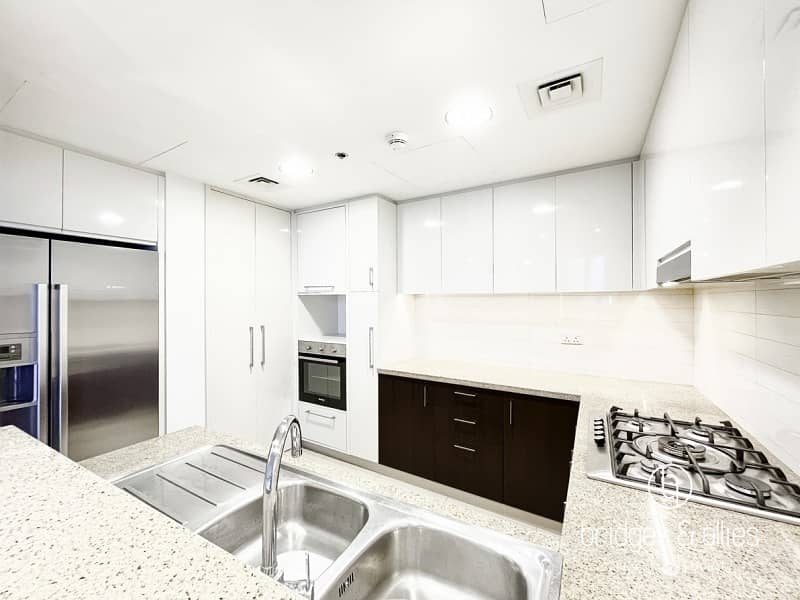 BURJ KHALIFA VIEW | BRIGHT | WELL MAINTAINED | AVL - Image 17