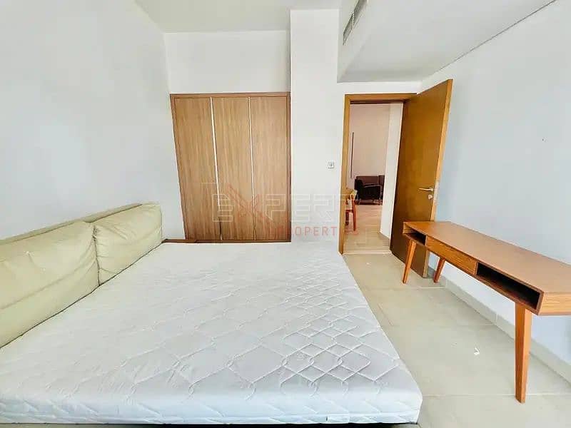 Open-plan living | Fully Furnished | Stunning City Views - Image 7